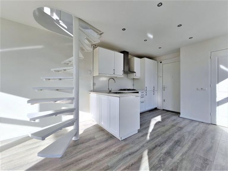 Licht appartement in de Jordaan met A+ - Afbeelding 8