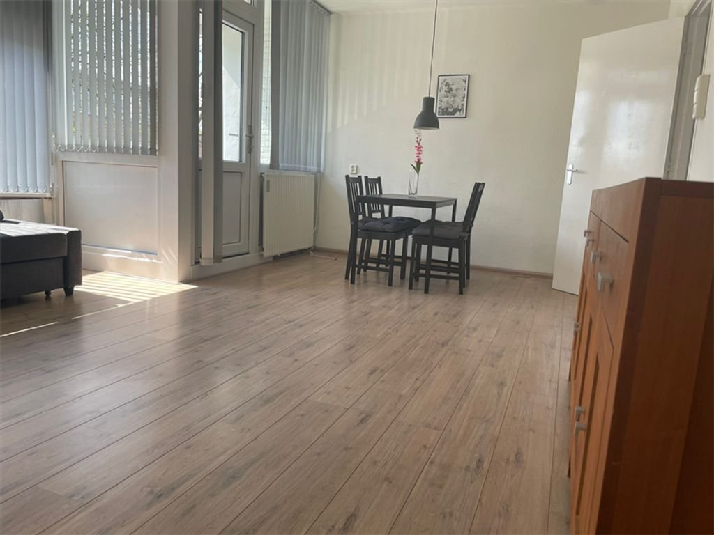 Furnished maisonette with roof terrace - Image 1