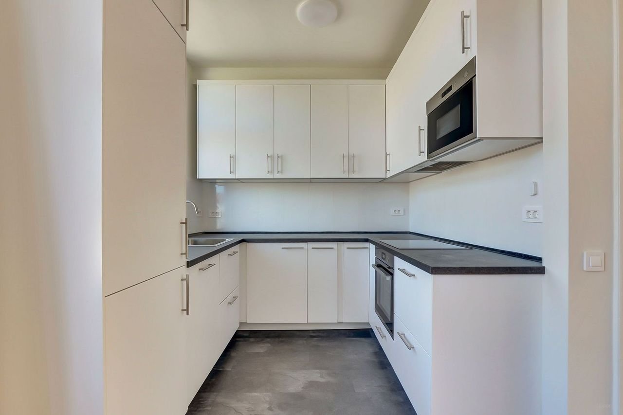 Double upper-level apartment with large roof terrace - Image 22