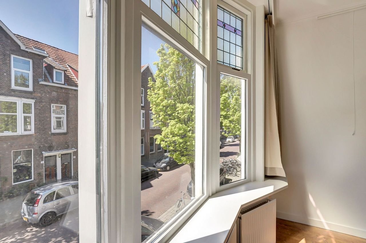 Double upper-level apartment with large roof terrace - Image 13