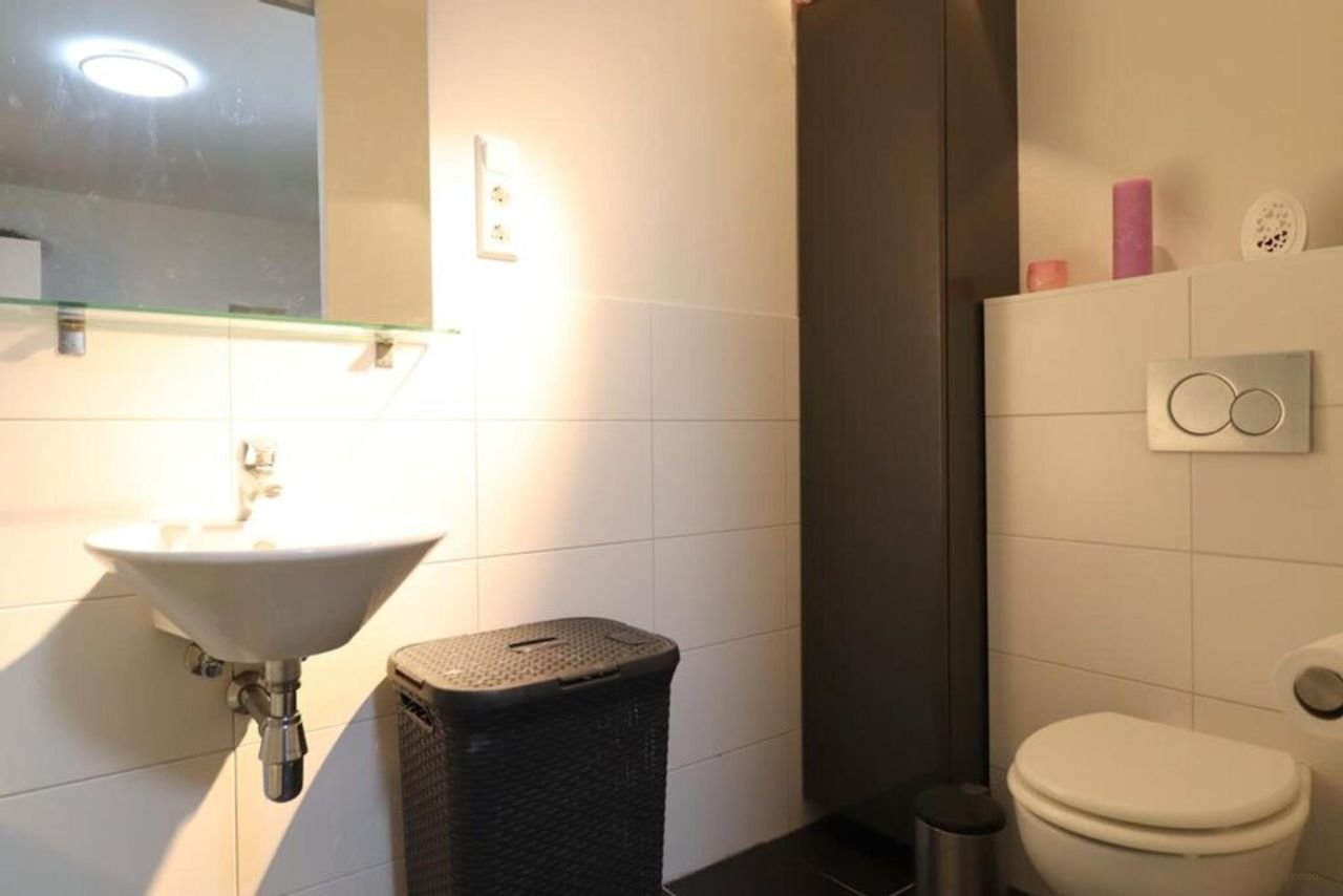 Furnished studio in Rivierenwijk - Image 11