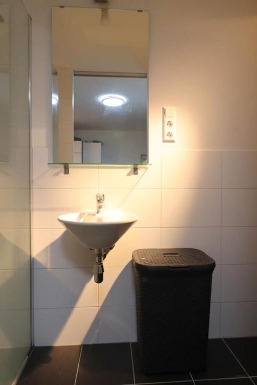 Furnished studio in Rivierenwijk - Image 8