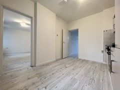 1-bedroom apartment close to the city center - Image 4