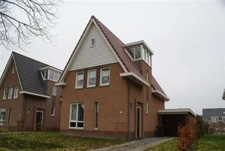 Detached living near the Lek river