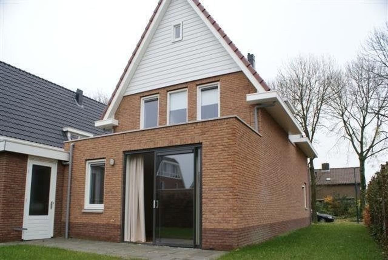 Detached living near the Lek river - Image 5