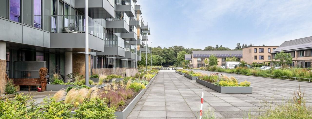 1-bedroom apartment with balcony in Vredeoord - Image 2