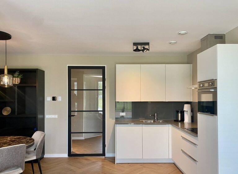 Gemeubileerd 2-kamerappartement met parking - Afbeelding 5