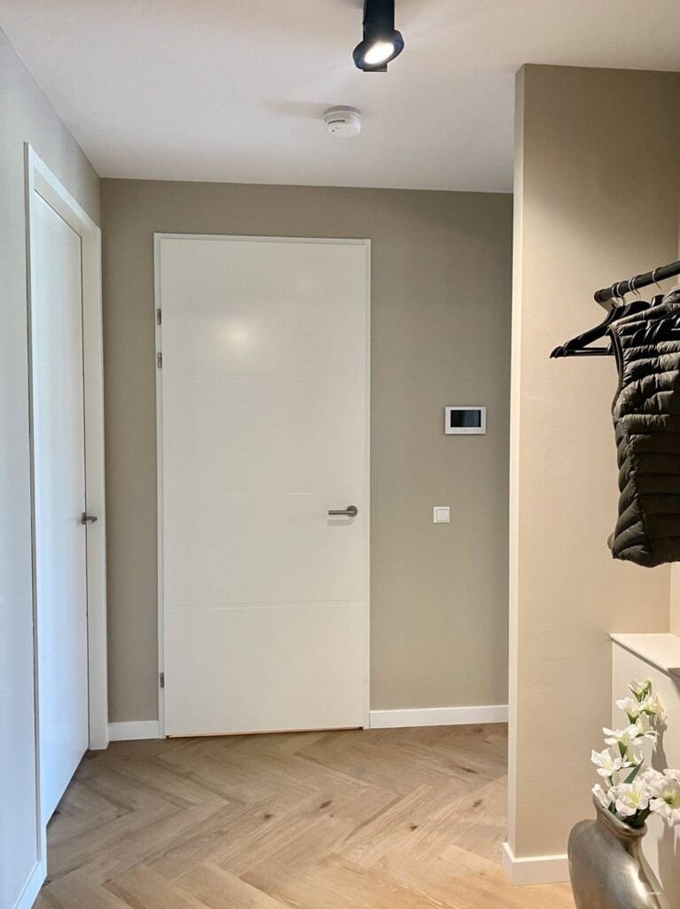 Gemeubileerd 2-kamerappartement met parking - Afbeelding 2