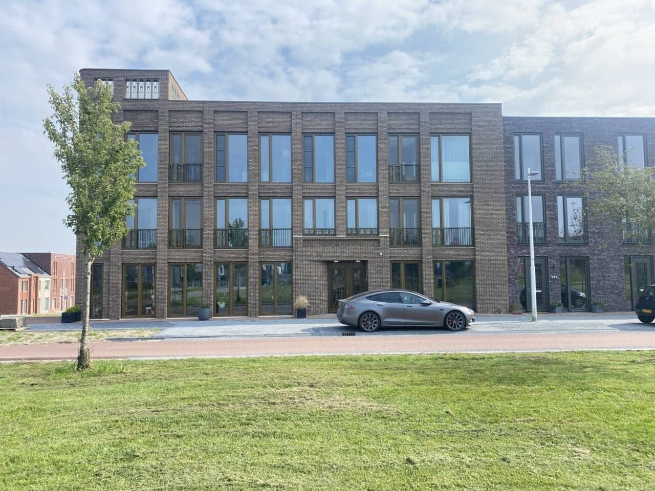 Gemeubileerd 2-kamerappartement met parking - Afbeelding 1