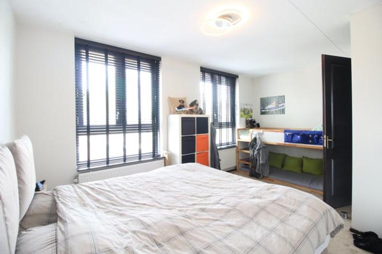 Bright 1-bedroom apartment with elevator - Image 12
