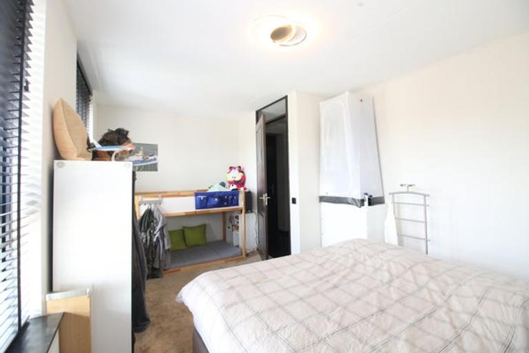 Bright 1-bedroom apartment with elevator - Image 13