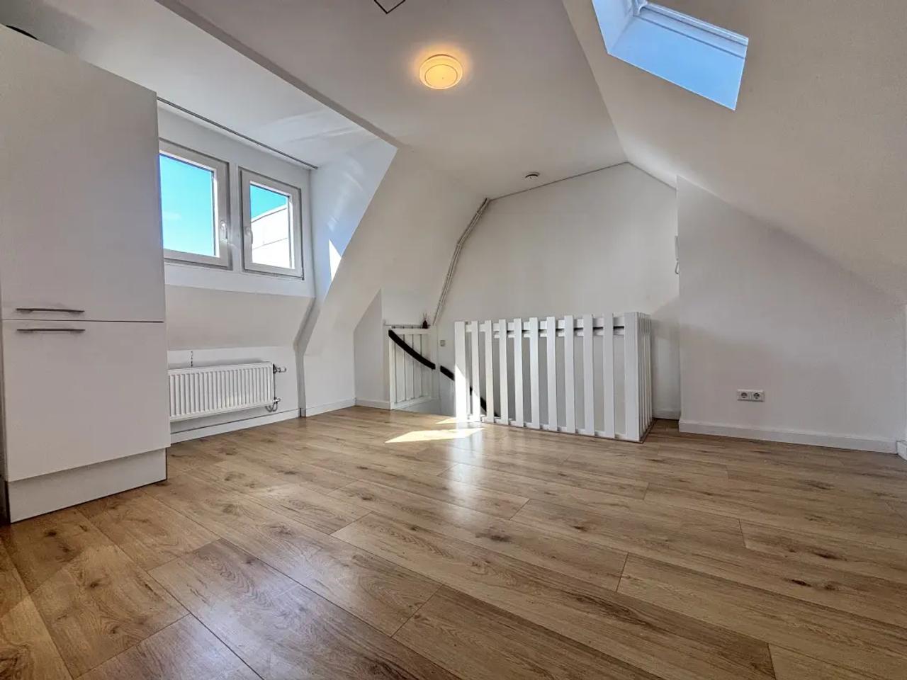30 m² Student Studio in Bloemhof - Image 1