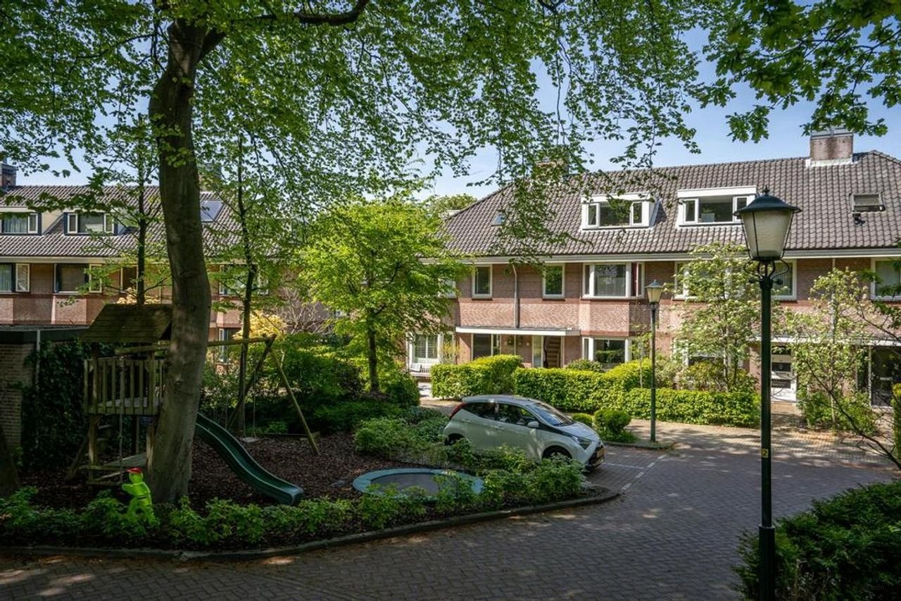 5-bedroom corner house in Wassenaar - Image 2