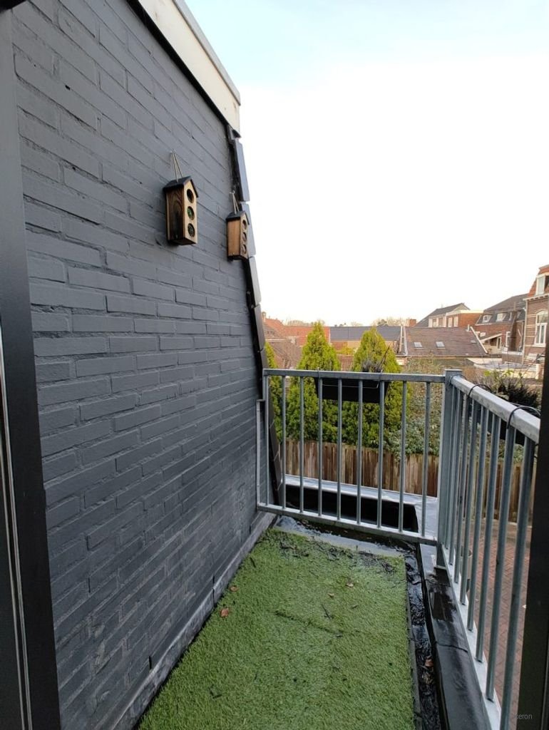 Apartment with balcony and parking space - Image 3