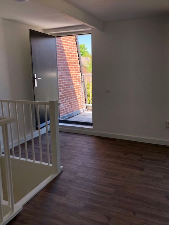 Apartment with balcony and parking space - Image 7