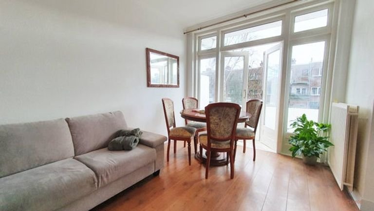 Furnished 4-room apartment with balcony - Image 2