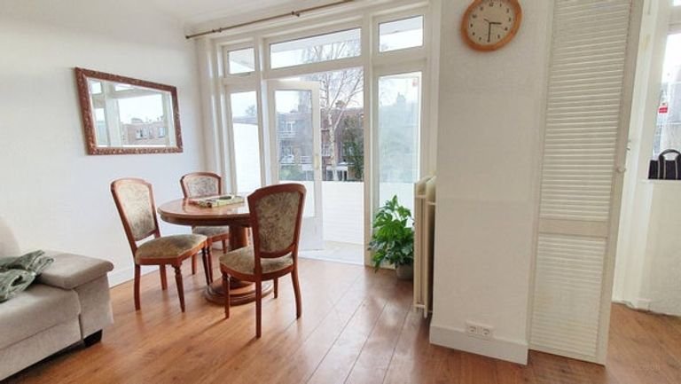 Furnished 4-room apartment with balcony - Image 3