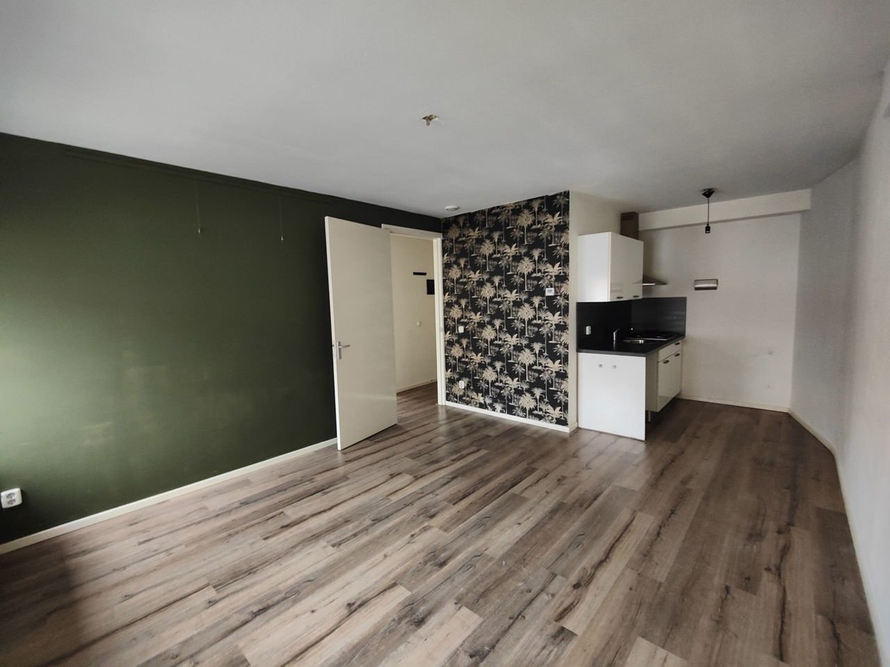 View of the Brink, 3-bedroom apartment - Image 1