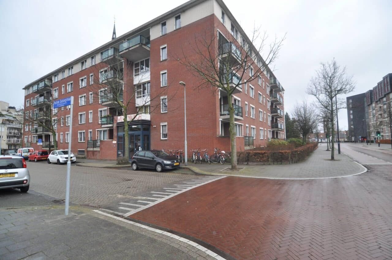 3-room apartment with balcony in Joriskwartier - Image 1