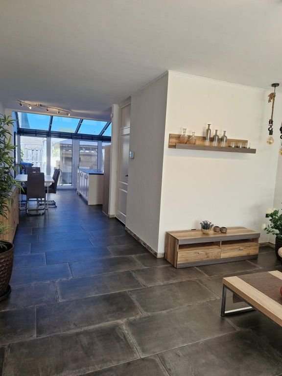 Gezinswoning met 4 slaapkamers en tuin - Afbeelding 5