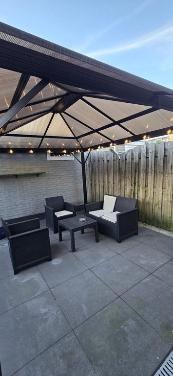 Gezinswoning met 4 slaapkamers en tuin - Afbeelding 17