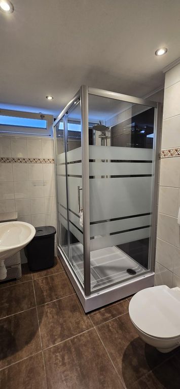 Gezinswoning met 4 slaapkamers en tuin - Afbeelding 24