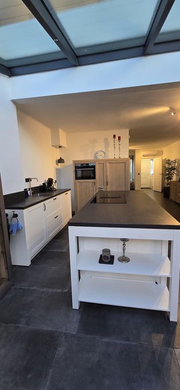 Gezinswoning met 4 slaapkamers en tuin - Afbeelding 10