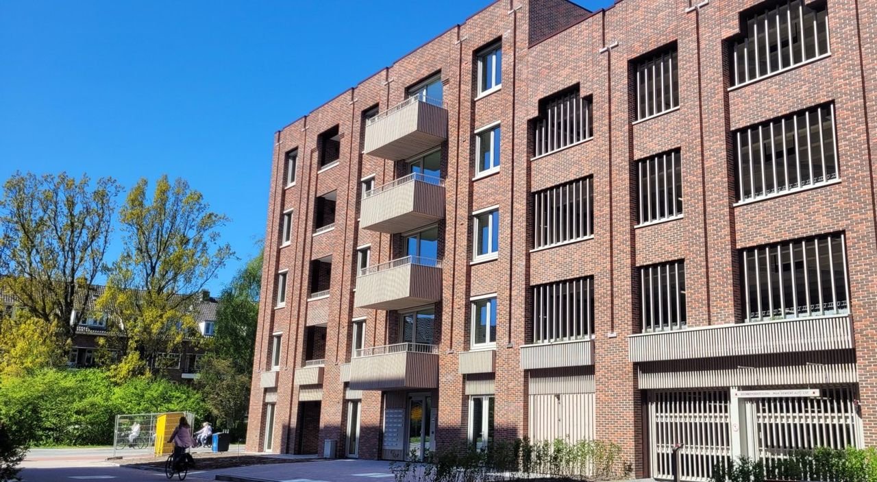 2-room apartment with balcony in Grunobuurt - Image 2