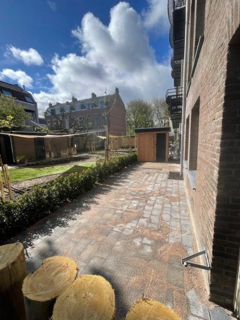 3-bedroom apartment with garden - Image 3