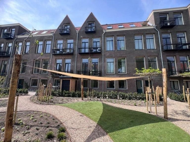 3-bedroom apartment with garden - Image 14