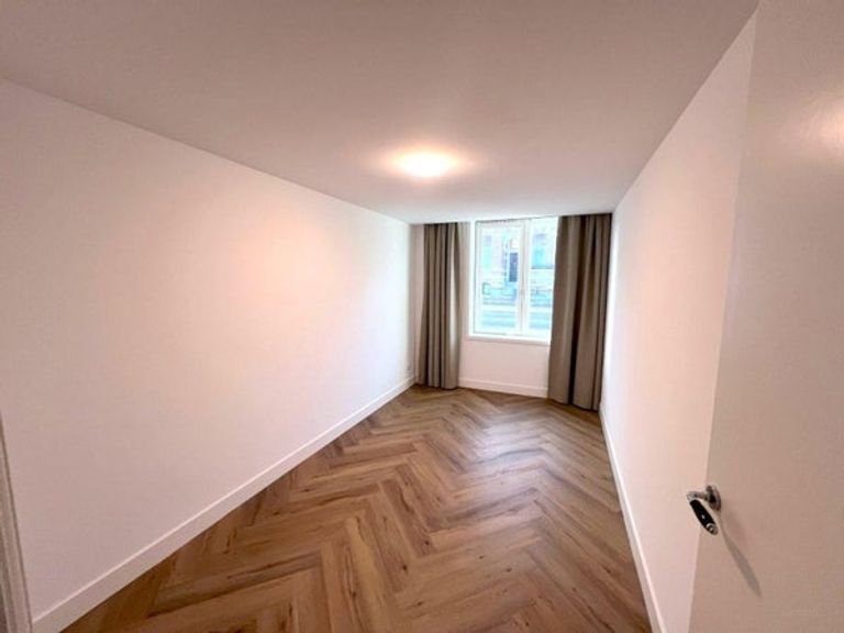 3-bedroom apartment with garden - Image 11