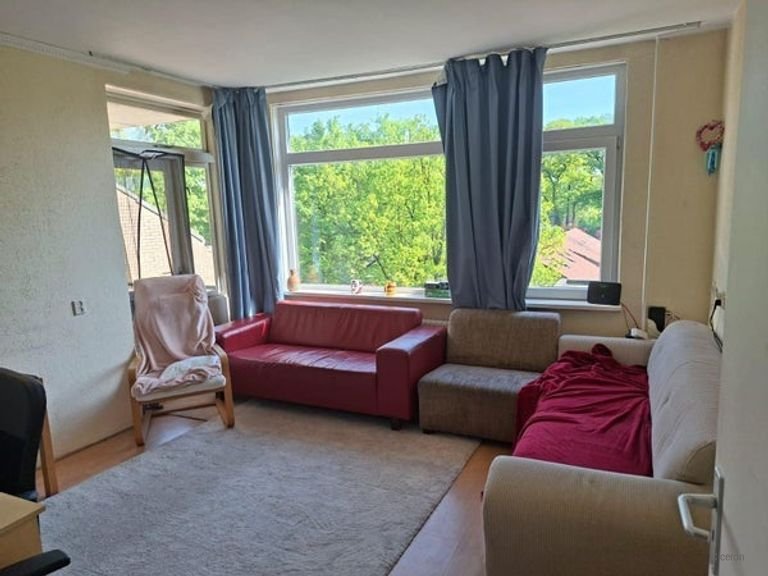 Room with Balcony Near UT - Image 4