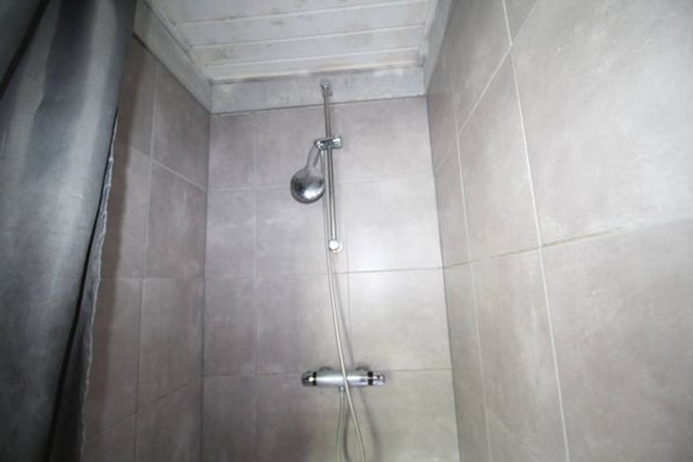 Furnished Room with Roof Terrace - Image 8