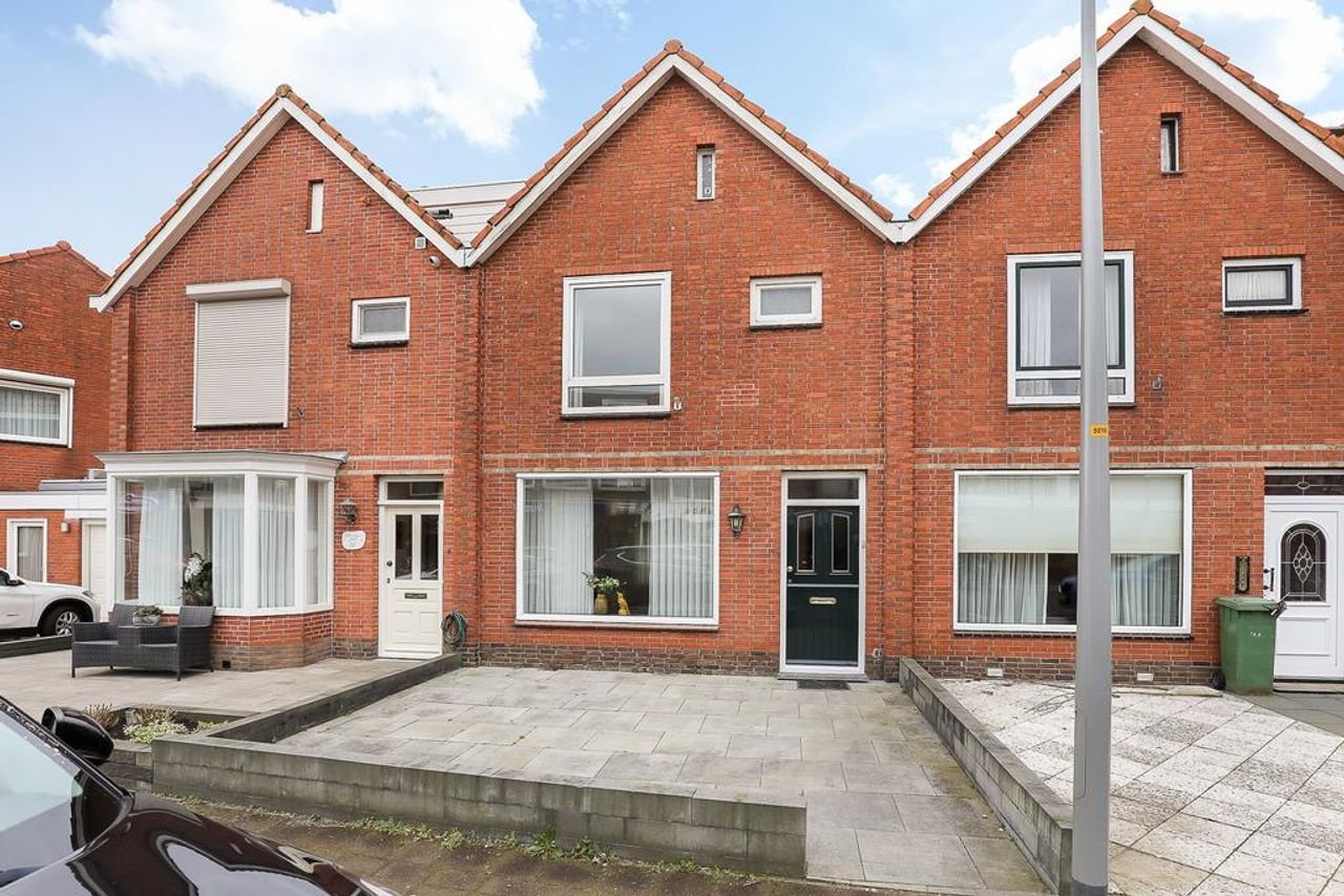 Eengezinswoning met zonnige tuin in Volendam - Afbeelding 1