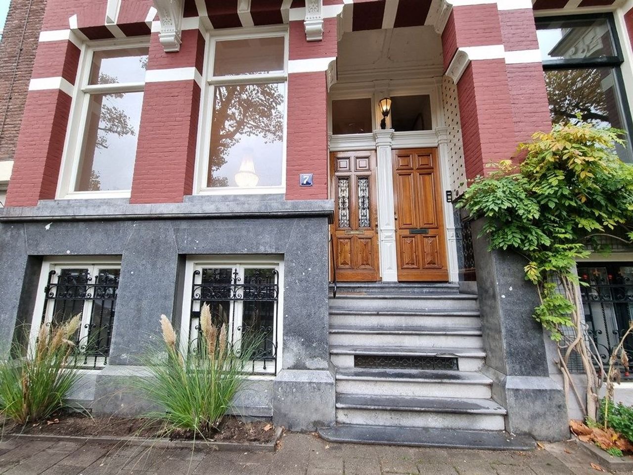 Gemeubileerd 3-slaapkamerappartement met tuin - Afbeelding 1