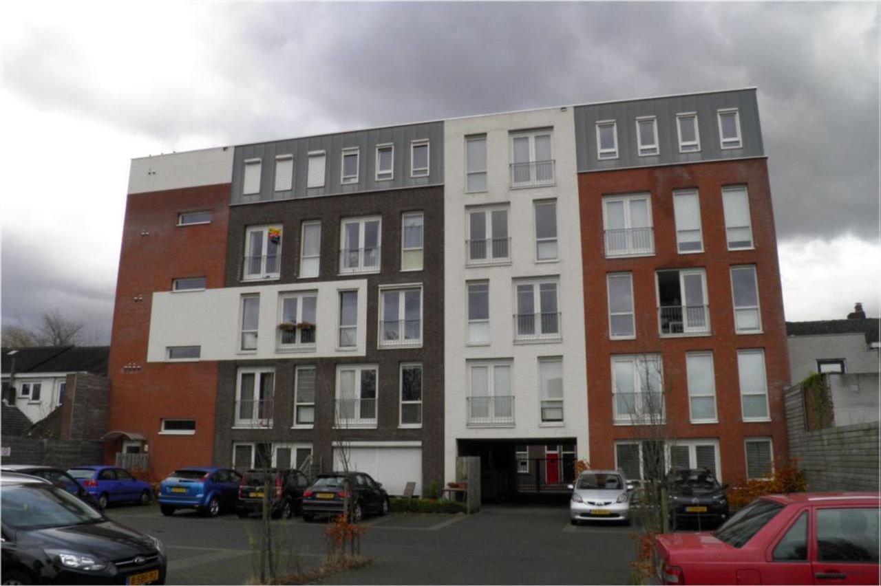 Studio met parkeerplek nabij centrum - Afbeelding 1