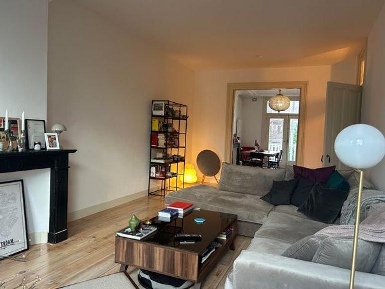 110 m² met zonnig balkon in De Pijp - Afbeelding 1