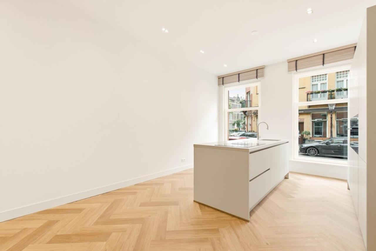 148 m² Family Home with Garden in Oud-Zuid - Image 3