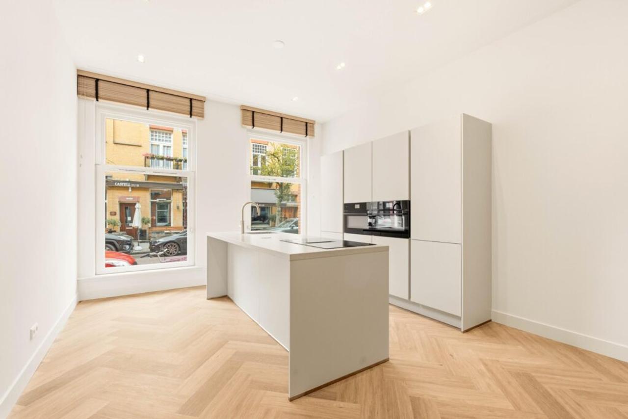 148 m² Family Home with Garden in Oud-Zuid - Image 4