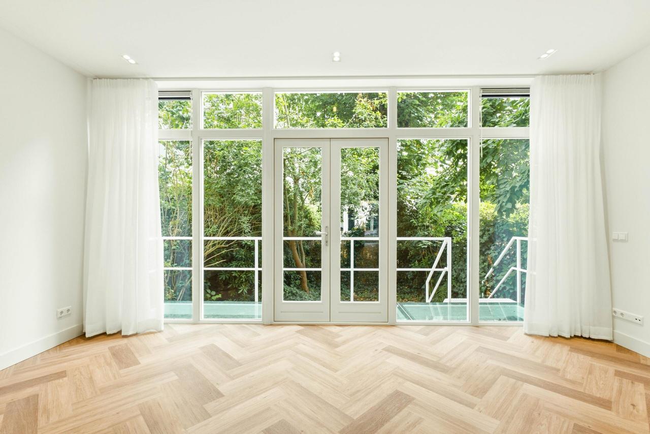 148 m² Family Home with Garden in Oud-Zuid - Image 9
