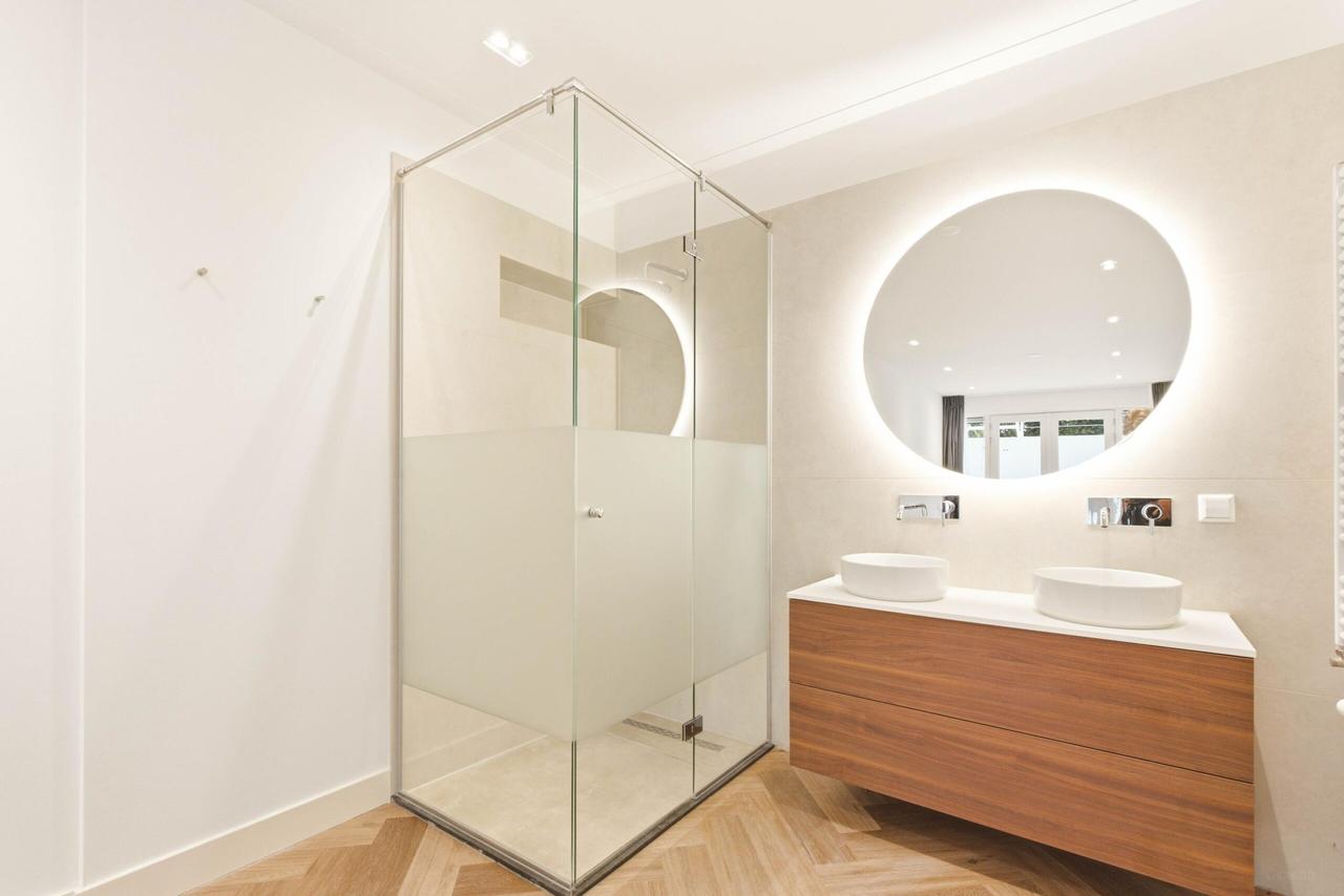 148 m² Family Home with Garden in Oud-Zuid - Image 15