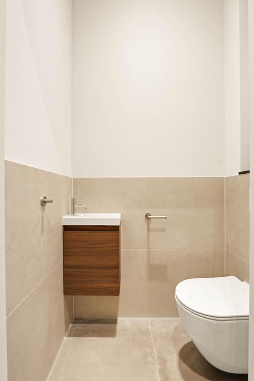 148 m² Family Home with Garden in Oud-Zuid - Image 23