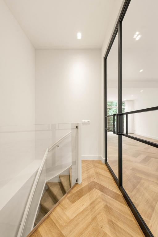 148 m² Family Home with Garden in Oud-Zuid - Image 26