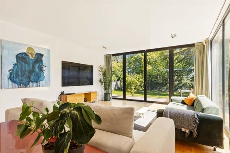 250 m² gezinshuis met 6 slaapkamers - Afbeelding 6