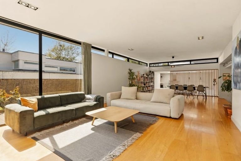 250 m² gezinshuis met 6 slaapkamers - Afbeelding 7