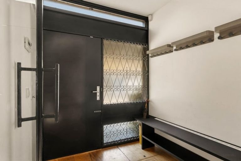 250 m² gezinshuis met 6 slaapkamers - Afbeelding 2