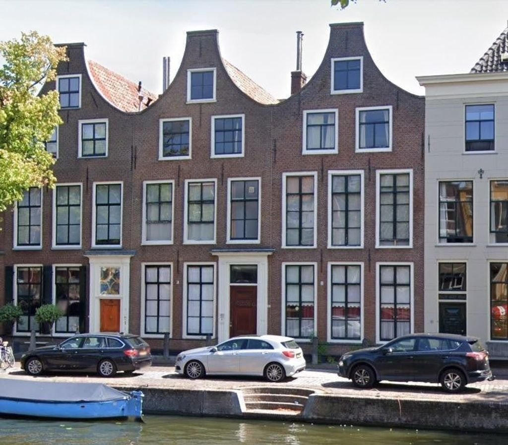 Licht 2-kamerappartement aan gracht - Afbeelding 2