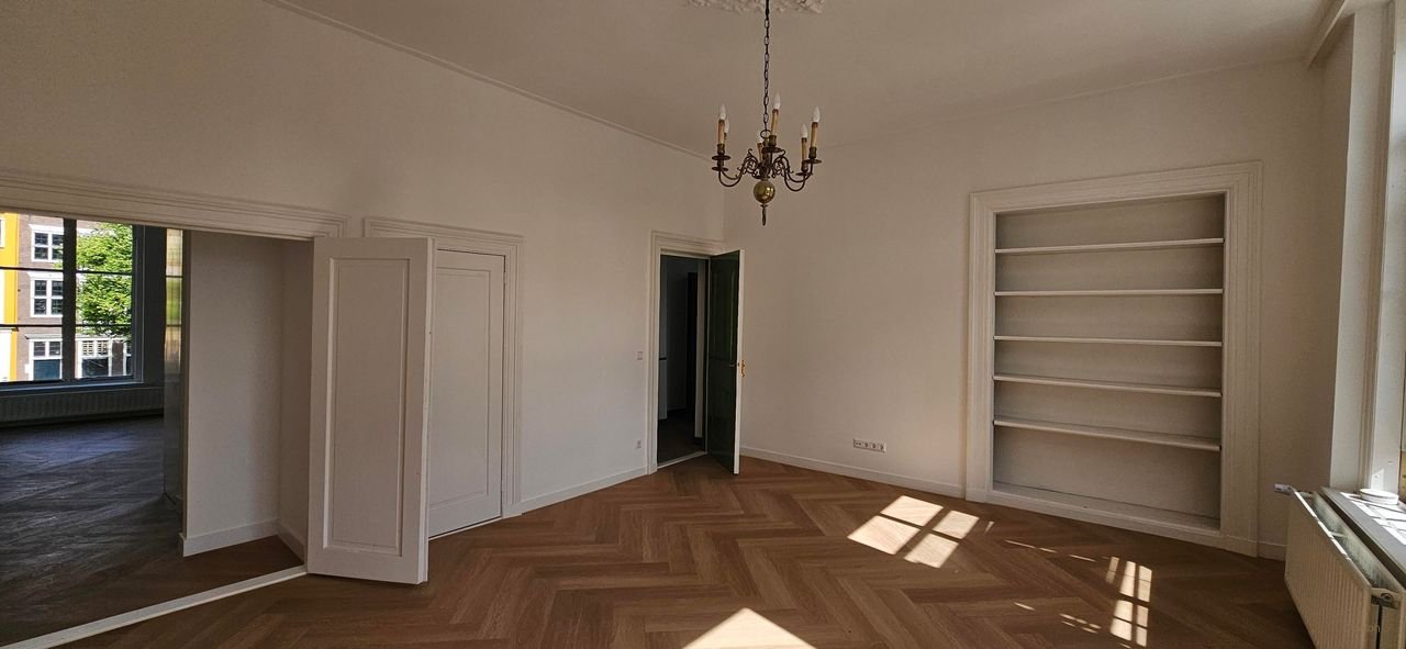 Licht 2-kamerappartement aan gracht - Afbeelding 17