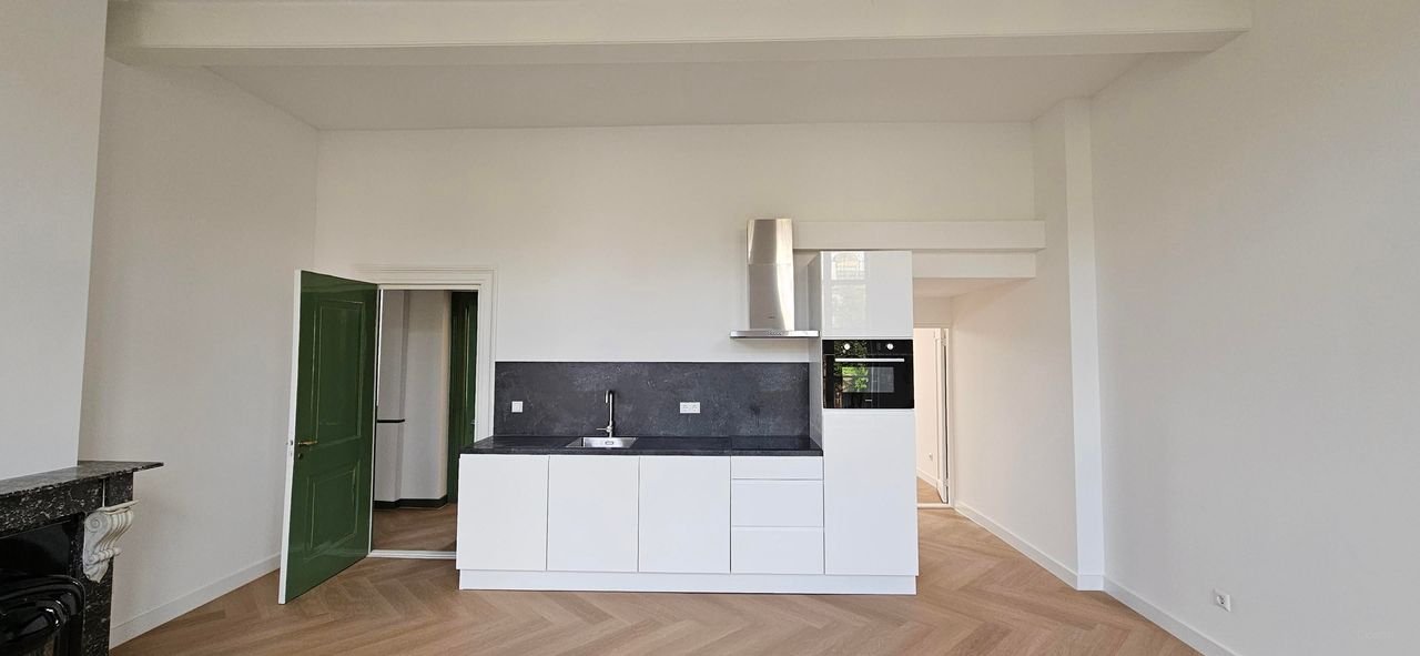 Licht 2-kamerappartement aan gracht - Afbeelding 7