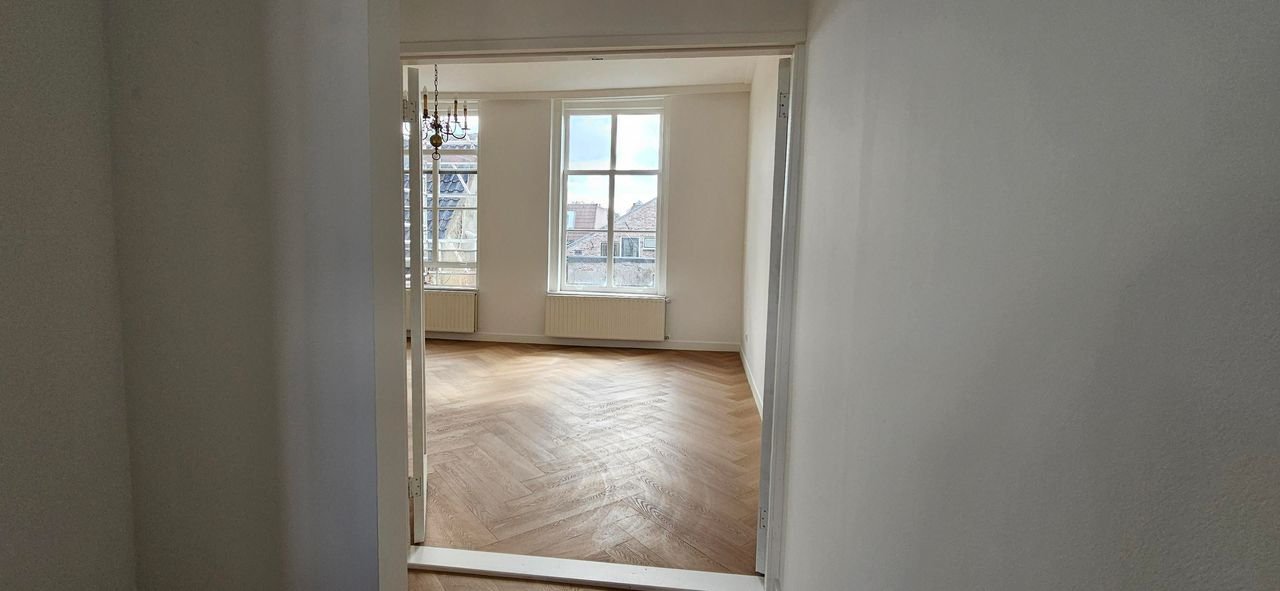 Licht 2-kamerappartement aan gracht - Afbeelding 13